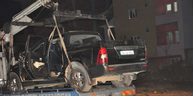 Park halindeki araçta roket patladı!