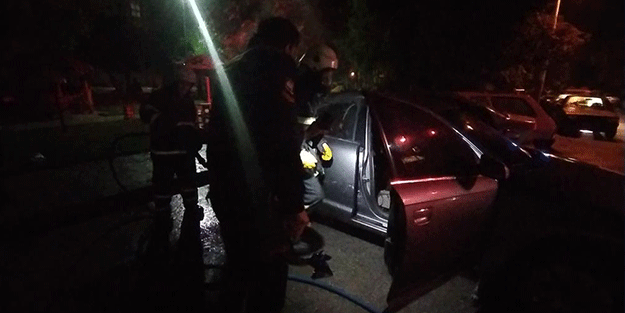 Park halindeki otomobil kundaklandı