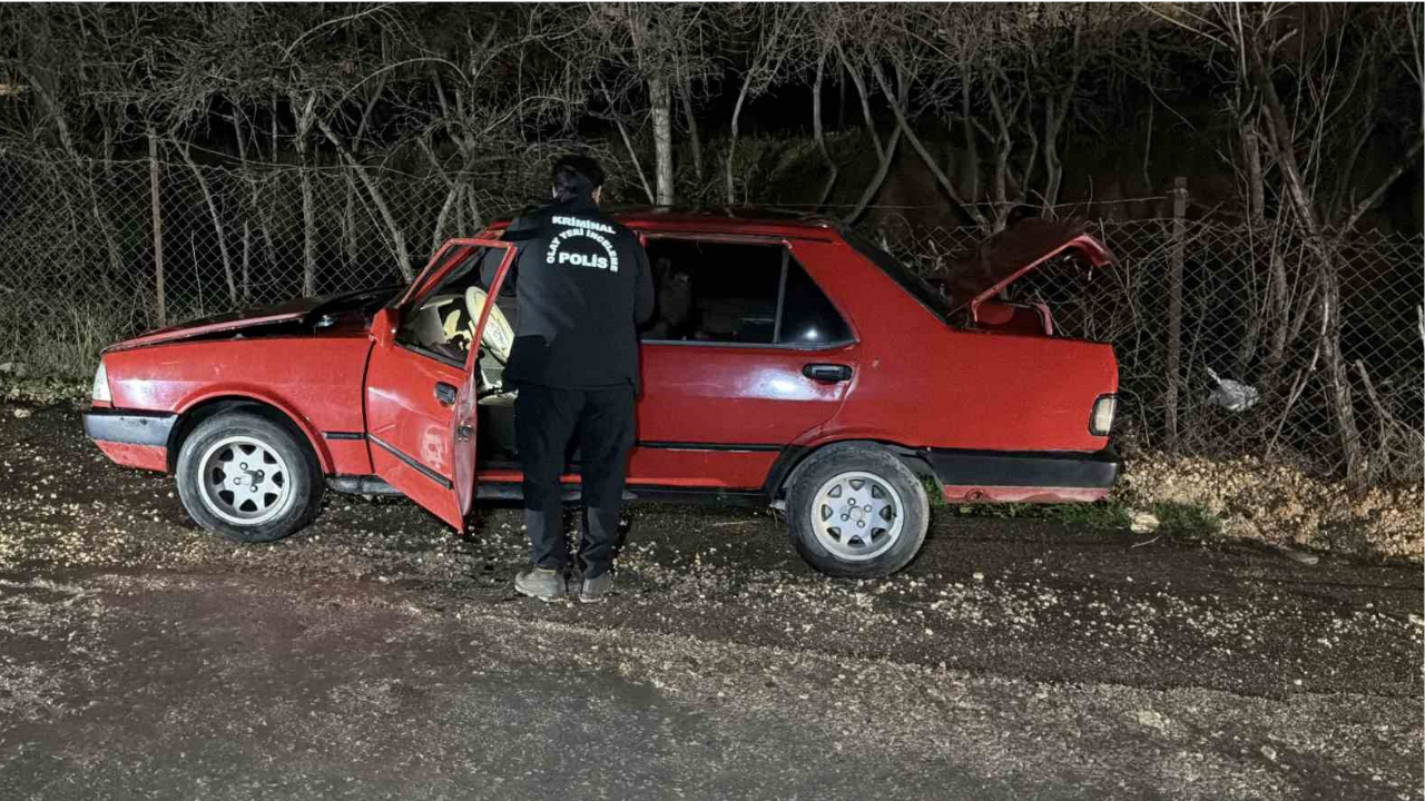 Park halindeki otomobil kundaklandı