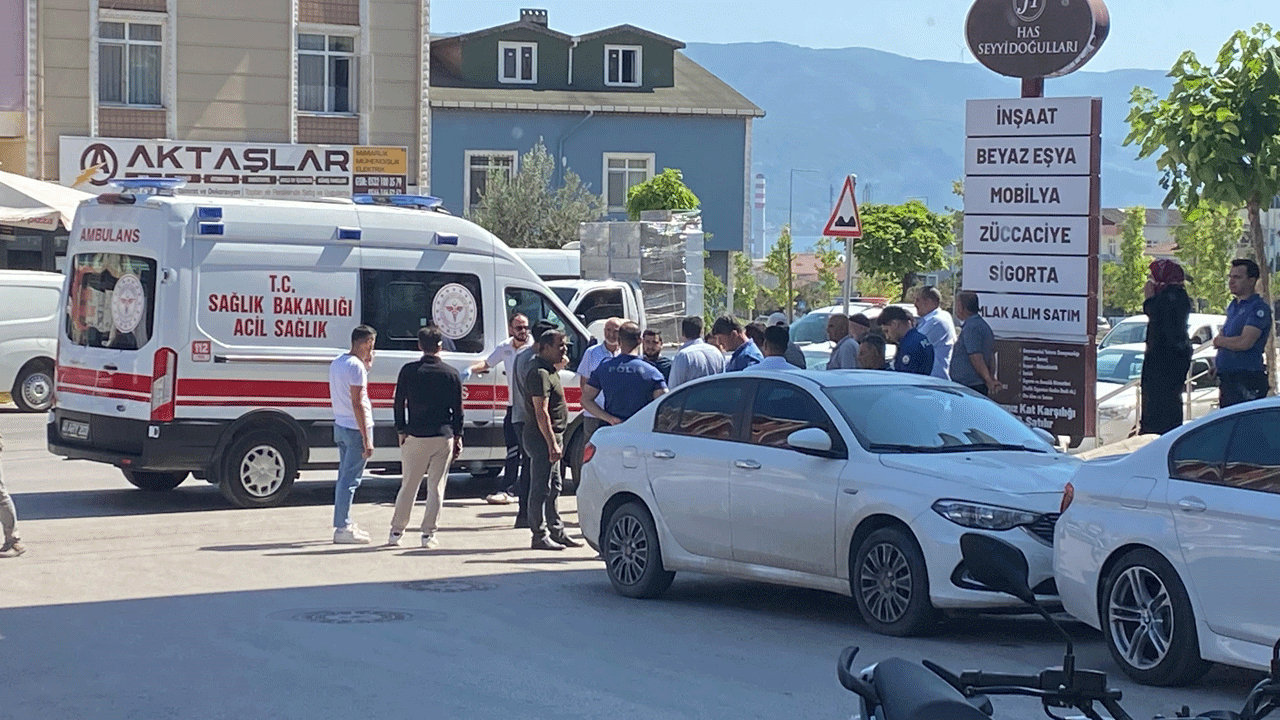 Park yeri kavgası kanlı bitti: Birinin kafasında cam şişe kırıldı, diğeri bıçaklandı!