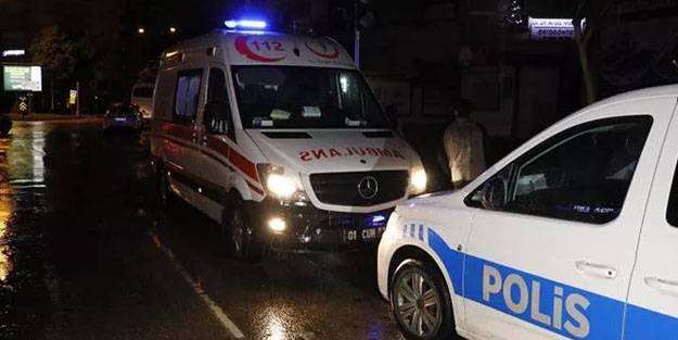 Parkta bıçaklanan genç, ağır yaralandı