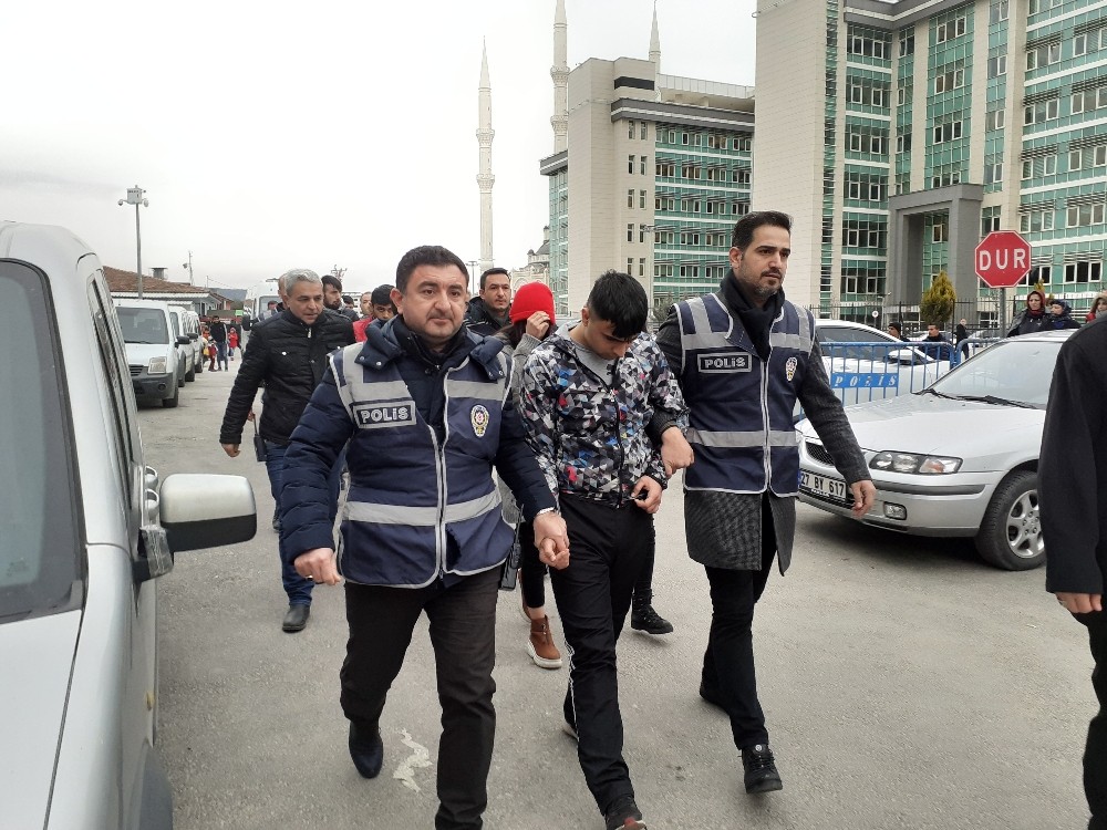 Parkta ölü bulunan gencin cinayet zanlısı eski arkadaşı çıktı 