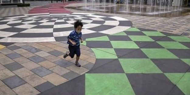 Parkta oynayacak çocuklara PCR testi zorunluluğu getirdiler!