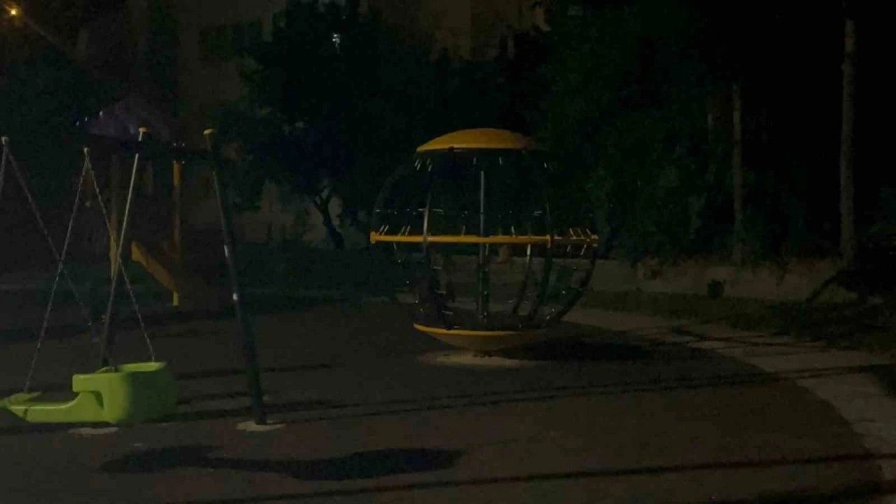 Parkta oynayan 12 yaşındaki çocuğun kalbi durdu!