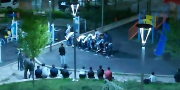 Parkta uzun eşek oynayanlara 31 bin 500 lira ceza