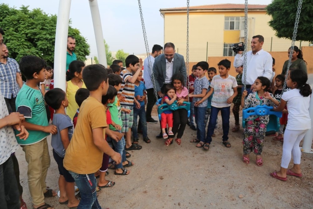 Parktaki çocuk oyun grubu yenilendi 