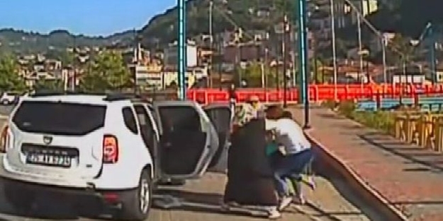 Parktan 2 kız çocuğu böyle kaçırıldı!