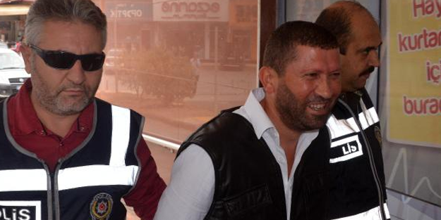 Parmak izinden yakalanan şüpheli cezaevine gülerek gitti