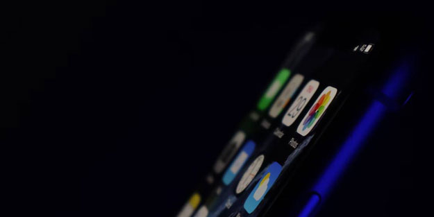 Parmak izini kendi temizleyen ekran teknolojisi