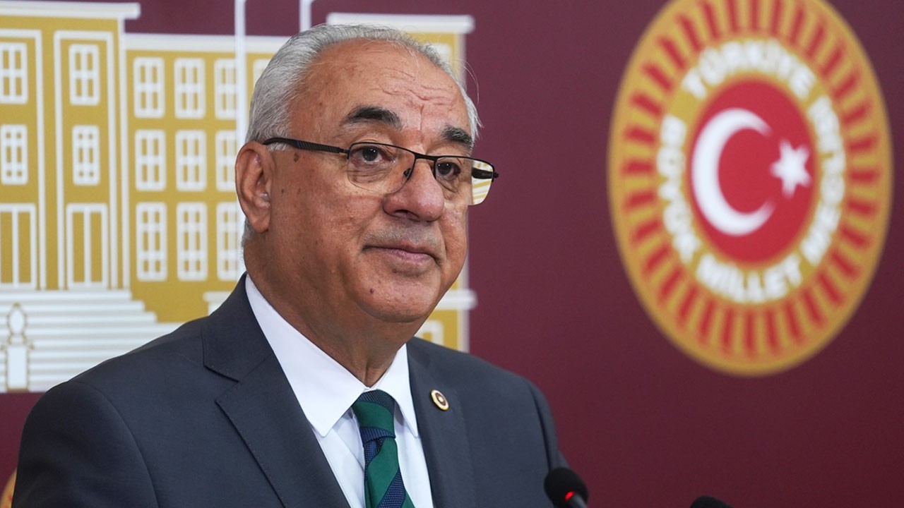 Partide rahatsızlık duyanlara çağrı! Önder Aksakal CHP'ye verdi veriştirdi!