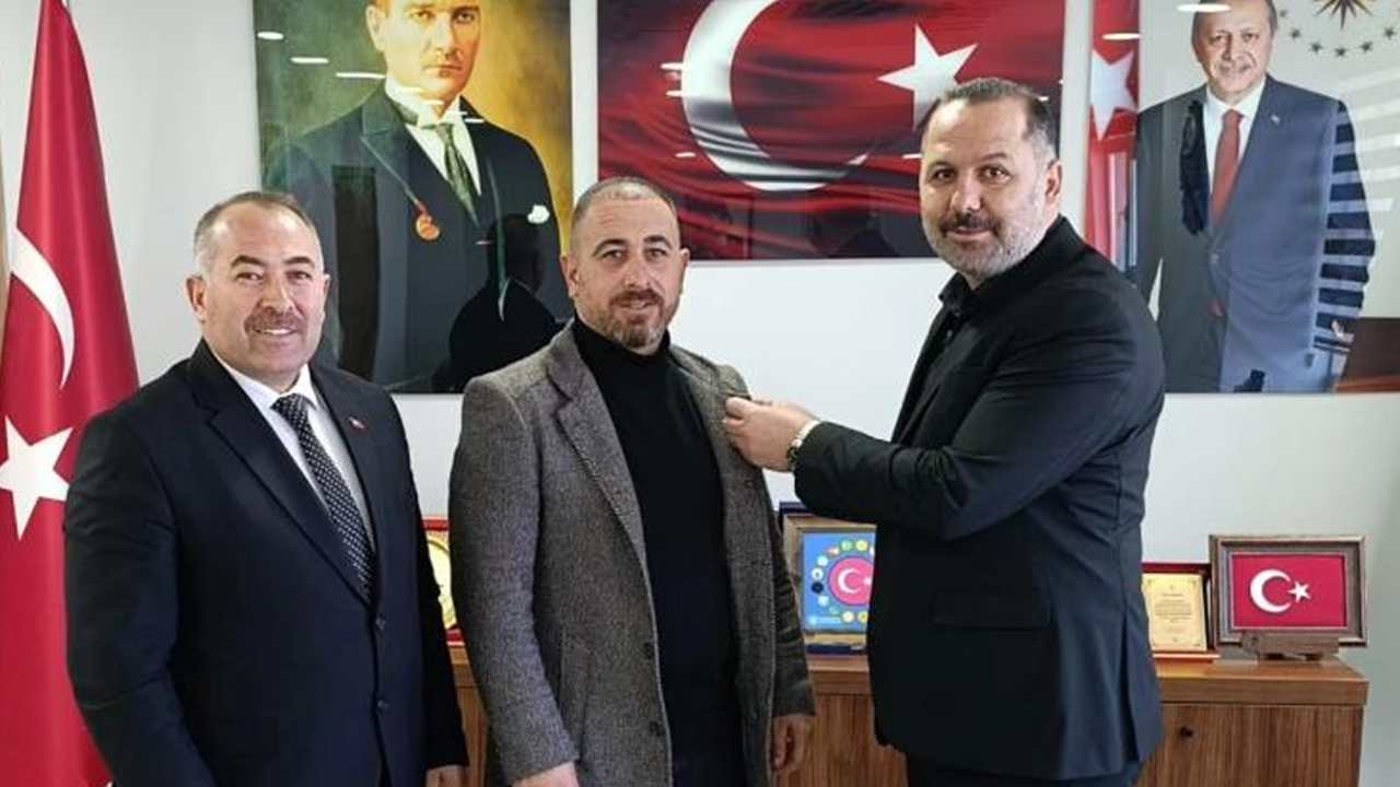 Partisinden istifa etti! AK Parti’ye sürpriz katılım