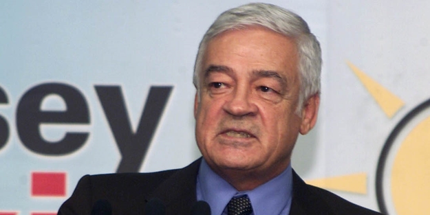 Partisine ihanet eden vekil Başbakan'a ve AK Parti'ye saldırdı!