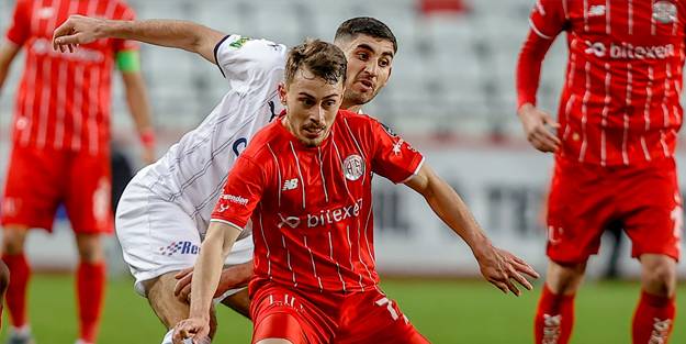 Paşa uzatmalarda bir puanı kaptı