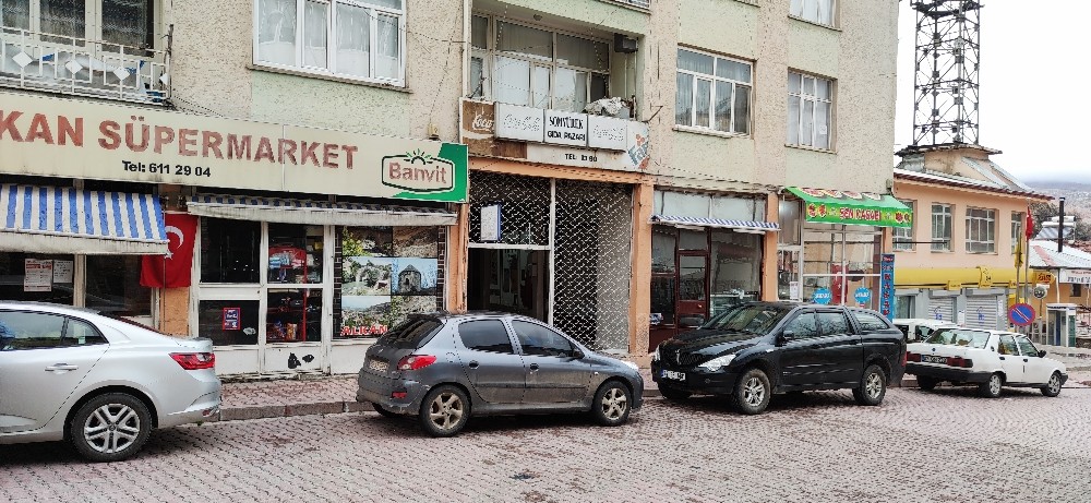 Pasajdaki iş yerlerinden kira almaktan vazgeçti 