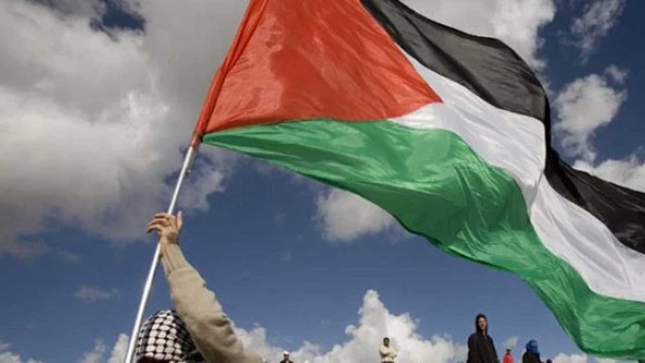 Pasaportlardaki Filistin Devleti mührü İsrail'i karıştırdı