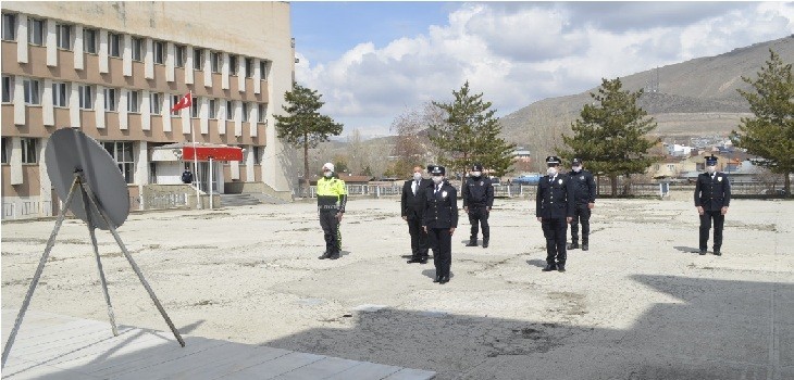 Pasinler’de Türk Polis Teşkilatı 175. yılı münasebetiyle çelenk sunumu yapıldı 