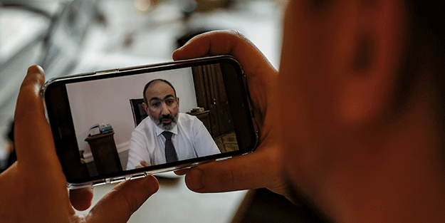 Paşinyan duyurdu! 'Onu görevden aldım'