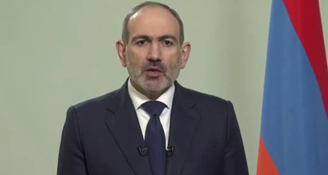 Paşinyan: 'Ermenistan halkından özür diliyorum'