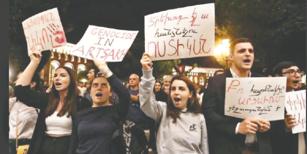 Paşinyan’a istifa için 36 saat süre