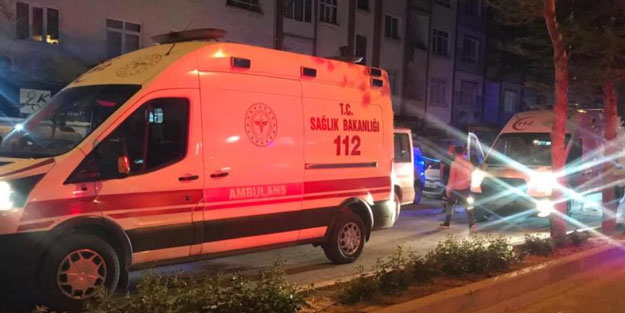 Pastanede oturan 2 kişiye kurşun yağdırdı