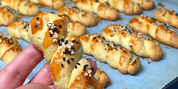 Pastaneye rakip kıyır kıyır tuzlu kıvrık kurabiye tarifi! Kolay ağızda dağılan bayatlamayan kurabiye