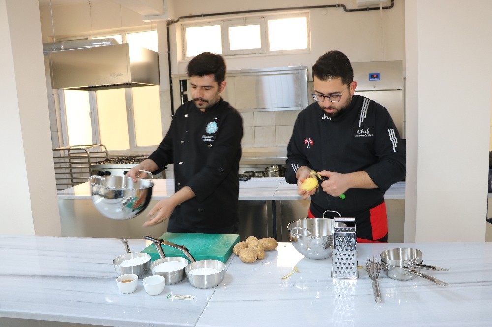 Patatesin lokumu ve cezeryesini yaptılar 