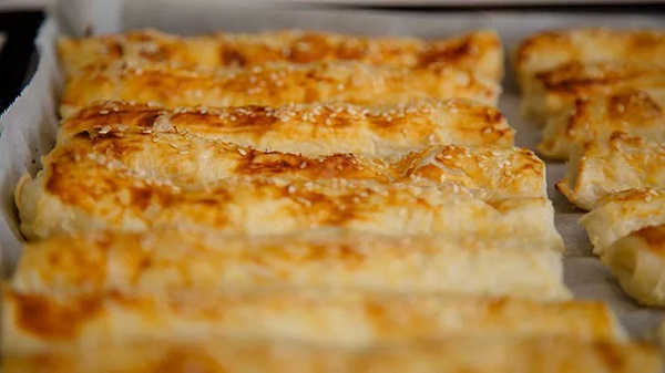 Patatesli çıtır börek tarifi | Pazar kahvaltısına kolay börek tarifi: