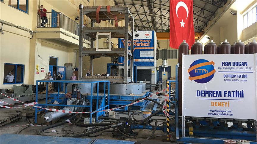 Patentli ve tescilli sismik izolatör 'Deprem Fatihi' test edildi