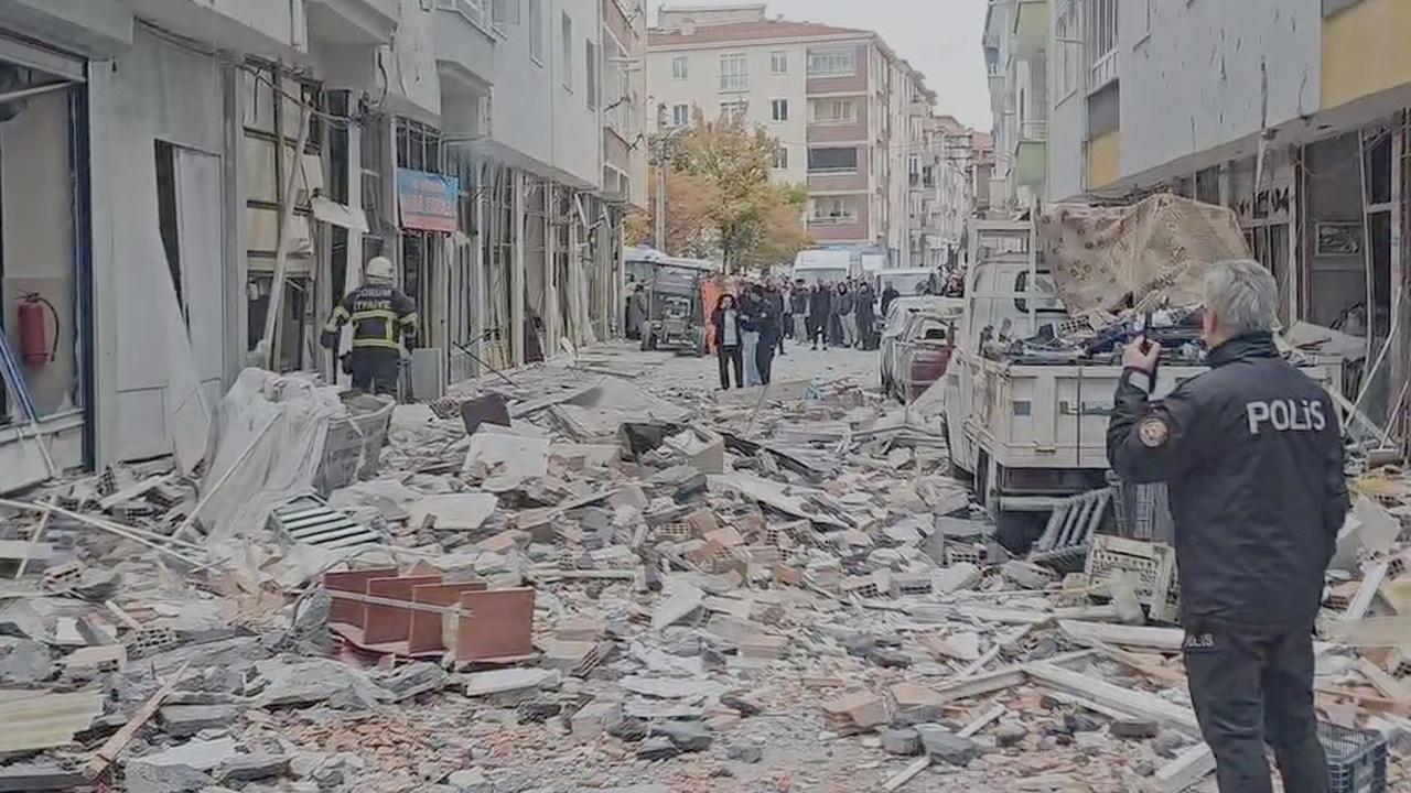 Patlama saniye saniye kameraya yansıdı! Çorum’da ortalık savaş alanına döndü