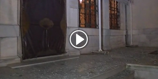 Patlamada Dolmabahçe Cami de hasar aldı