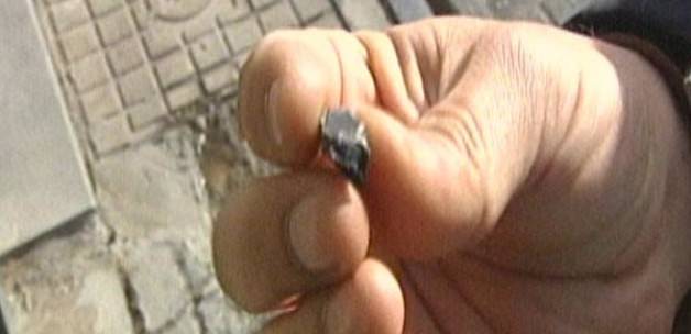 Patlamadan sonra etrafa demir parçaları saçıldı