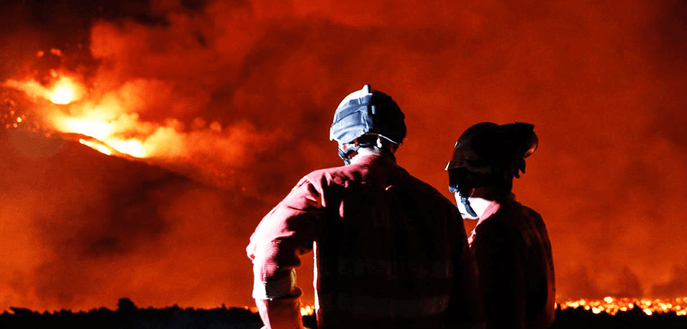 Patlamaların şiddeti arttı! Yanardağ çevresinde sürekli depremler yaşanıyor