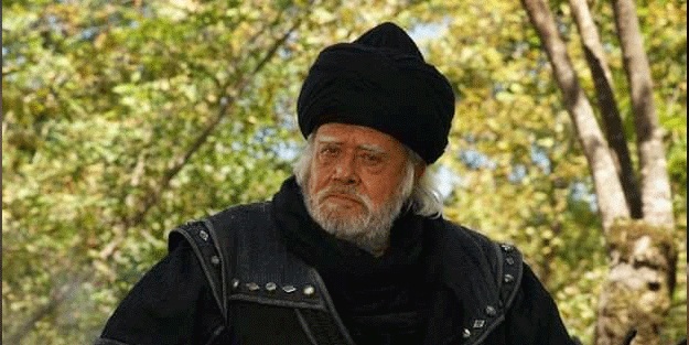 Patlamanın ardından Cüneyt Arkın'dan çarpıcı mesaj