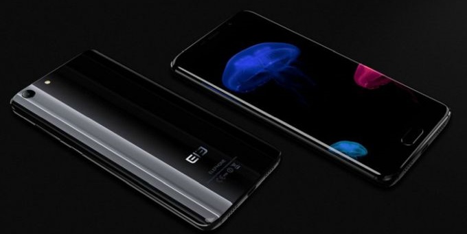 Patlamaya dayanıklı telefon Samsung'la dalga geçti