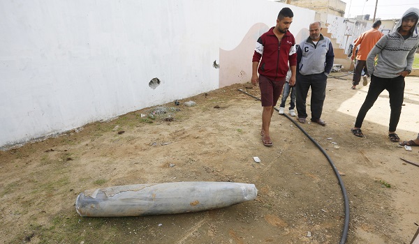 Patlamayan bombalar panik yaşatıyor