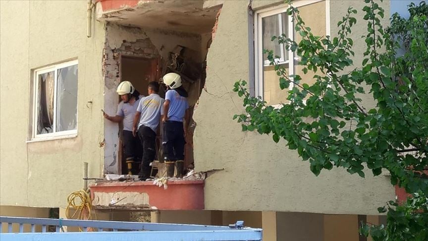 Patlayan klima motoru duvarı yıktı: 1 kişi öldü