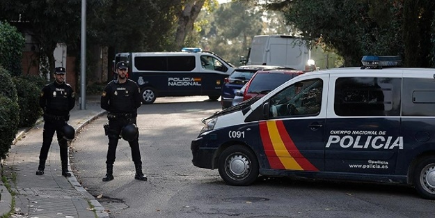 Patlayıcı madde içeriyordu! ABD'nin Madrid Büyükelçiliğine zarf