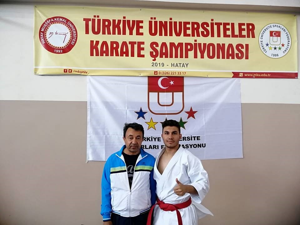 PAÜ erkek karate takımı Türkiye 3.’sü oldu 
