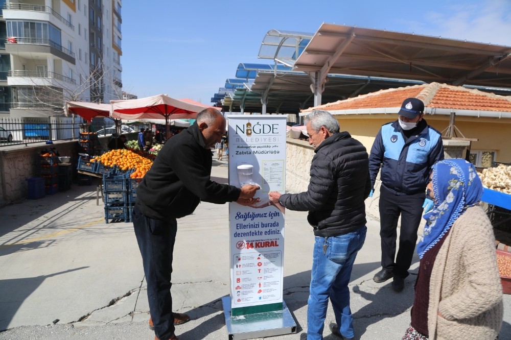 Pazar Yerlerine El Dezenfektanı konuldu 
