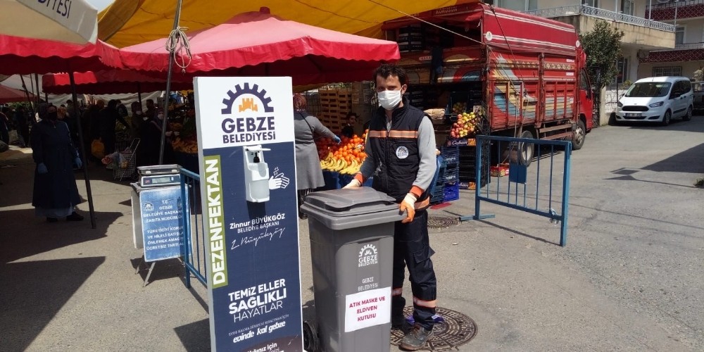 Pazar yerlerine maske ve eldivenler için atık kutusu 