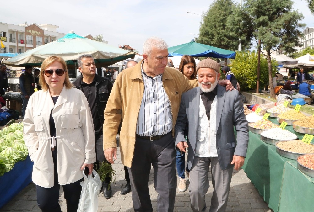 Pazarcı esnafının yüzü güldü 