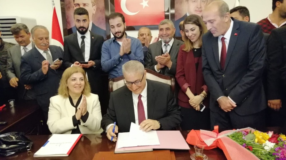 Pazarcık Belediye Başkanı Yılmazcan, mazbatasını aldı 