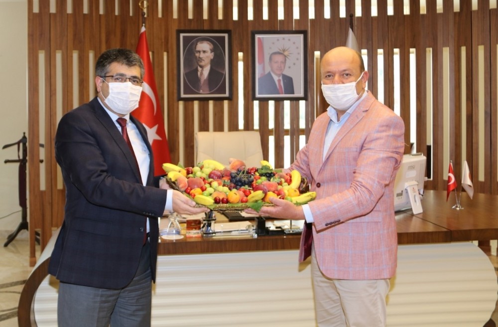 Pazarcılar Odası Başkanı Özmen’den Rektör Aktekin’e ziyaret 