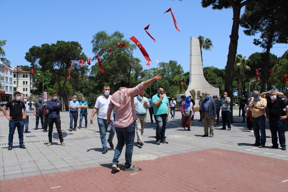 Pazarcılardan Ünye Belediyesine tepki 