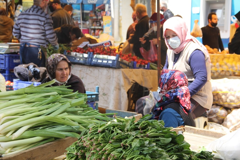 Pazarda fiyatlar pahalı, işler durgun 