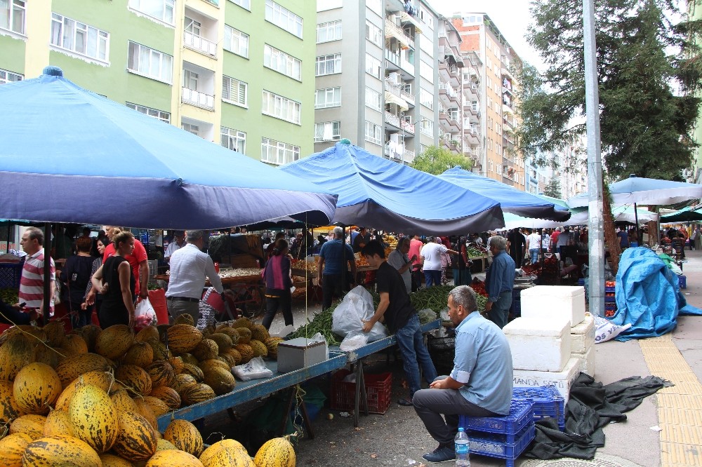 Pazarda fiyatlar ucuz, ilgi az 