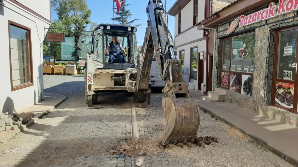 Pazaryeri Belediyesi üst yapı çalışmalarına başladı 