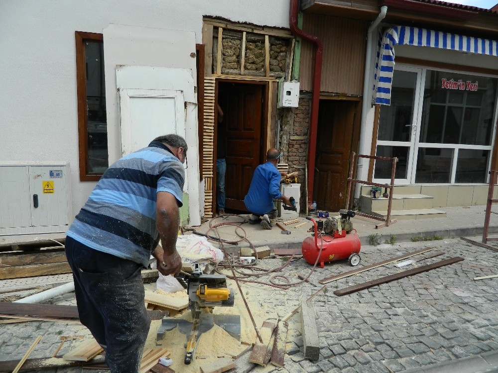 Pazaryeri sokakları yeni görünümüne büründü. 