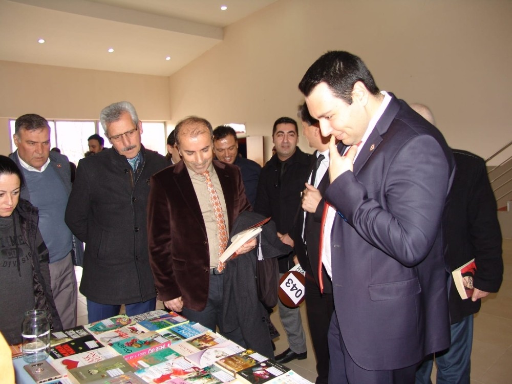 Pazaryeri’nde Kitap Mezatı’na büyük ilgi 