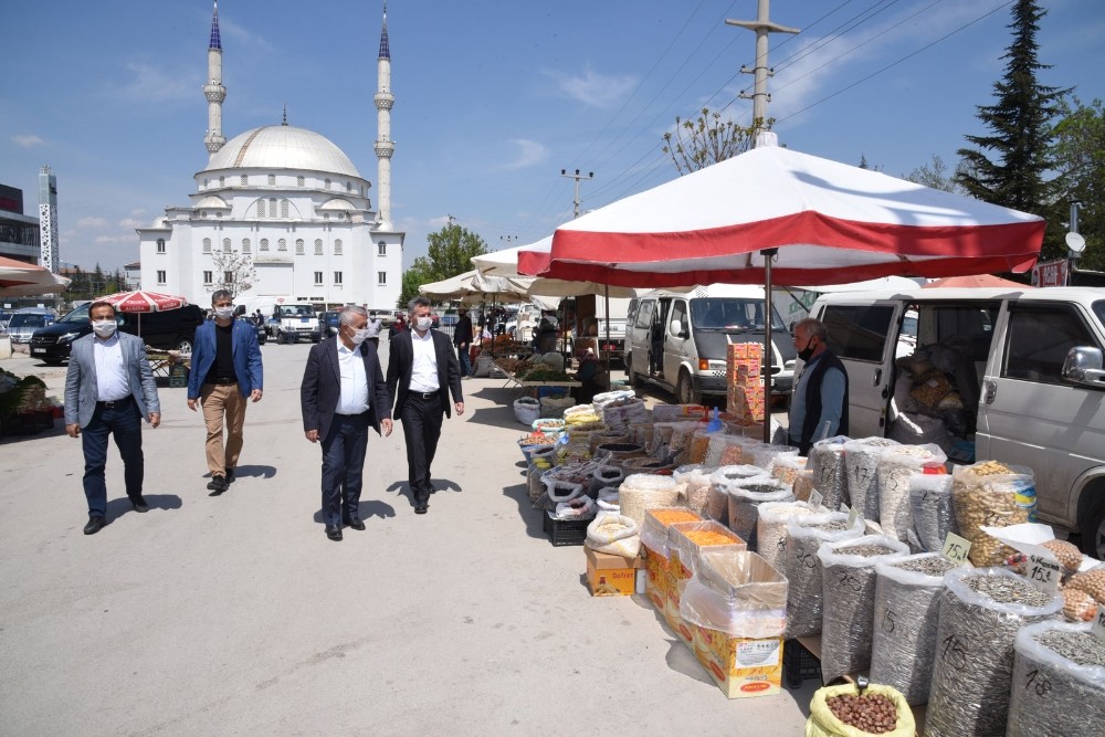 Pazaryerinde tedbirleri yerinde inceledi 